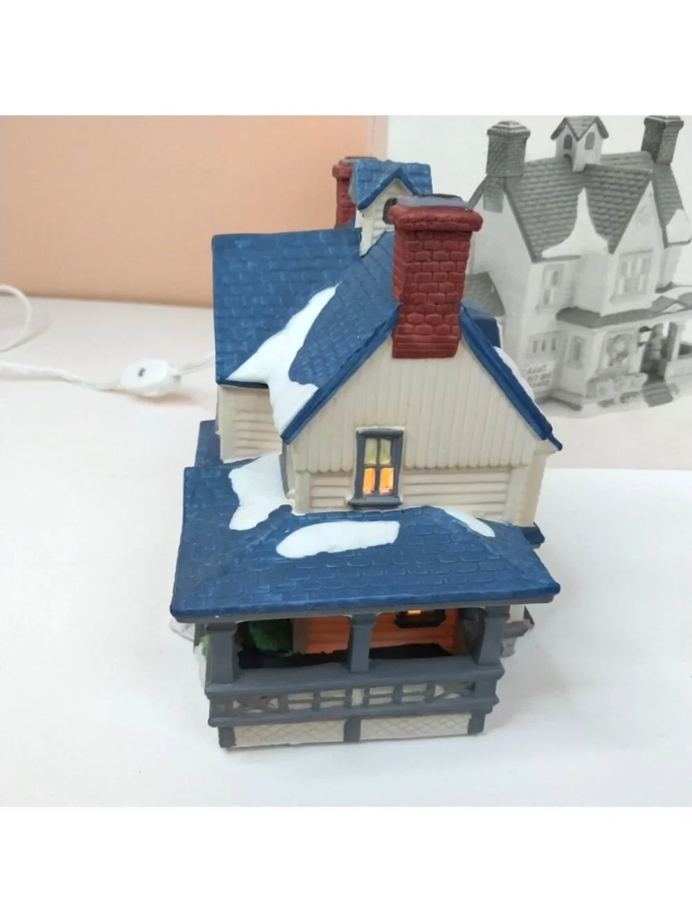 Department 56 New England Boarding House 5940-4 & Come Into The Inn 5560-3